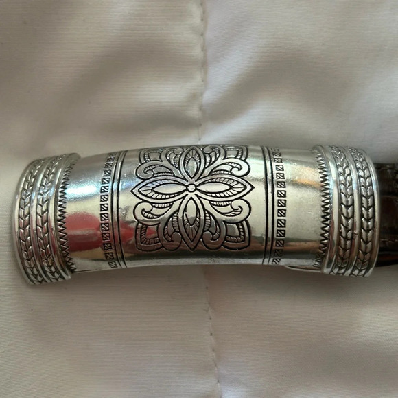 BRIGHTON Brown embossed Leather belt, size 34 SILVER plated buckle 1 inch width - Picture 3 of 6